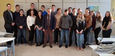 Klasse 11t des Justus-Knecht-Gymnasiums nach der anregenden Diskussion aus der ich viel mitnehmen konnte