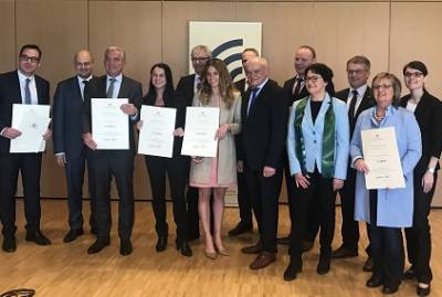 bergabe der Breitbandbescheide an Landrat und Brgermeister durch den Innenminister